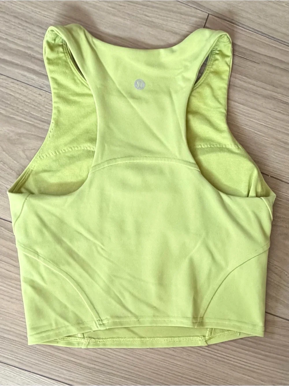 Lululemon Invigorate Train Tank Everlux Sz 2 W/Pads Wasabi